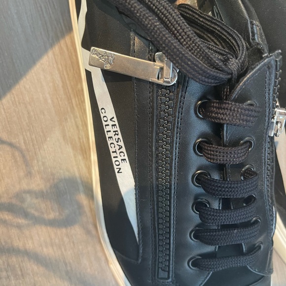 Authentic Versace shoes - Picture 5 of 5